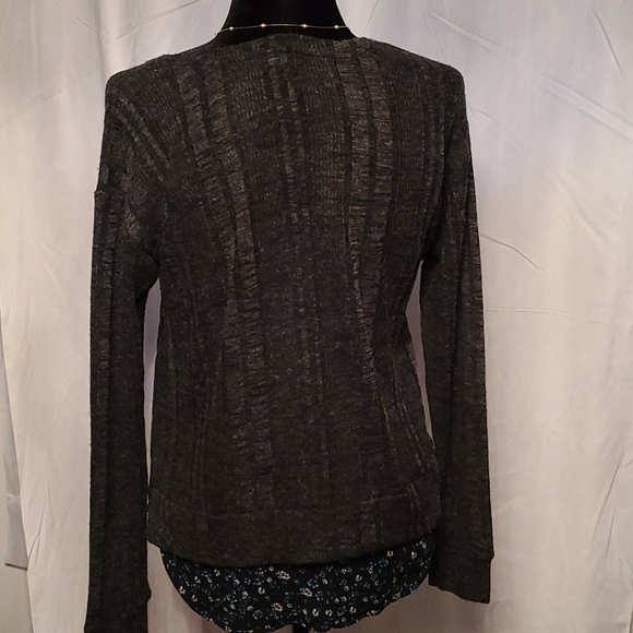 Sweater - Picture 4 of 7